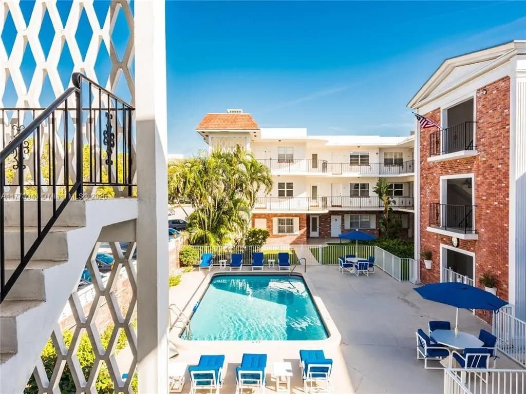 2340 NE 9th St # 210, Fort Lauderdale FL 33304