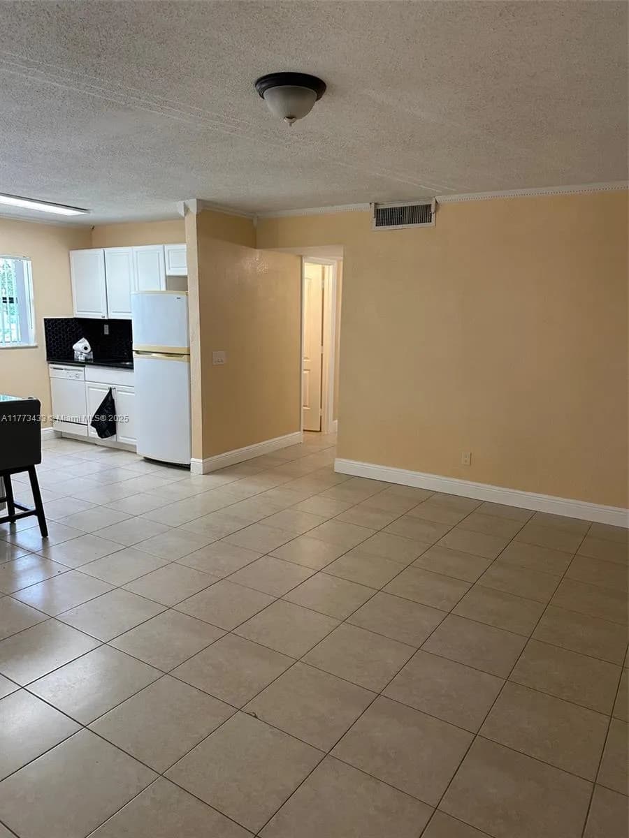 111 Meadows Cir # 111, Boynton Beach FL 33436