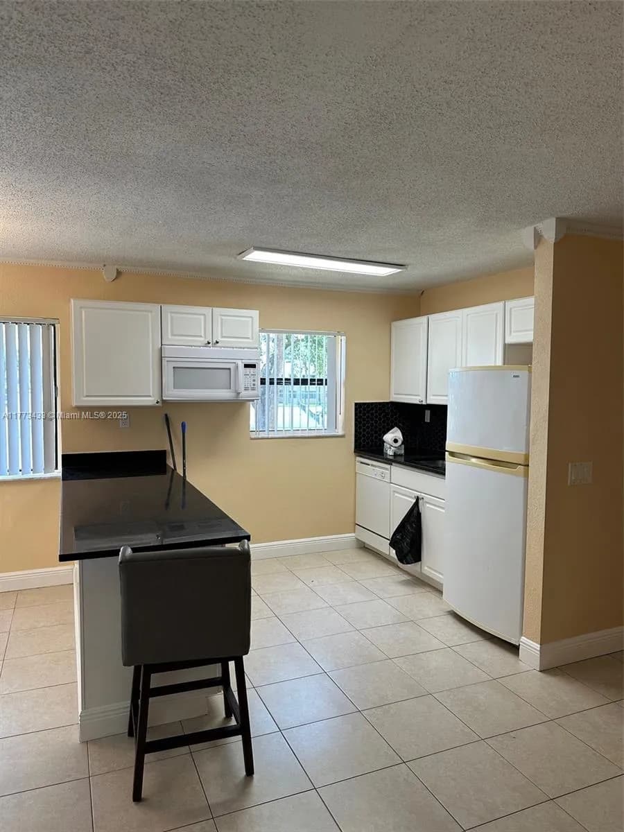 111 Meadows Cir # 111, Boynton Beach FL 33436