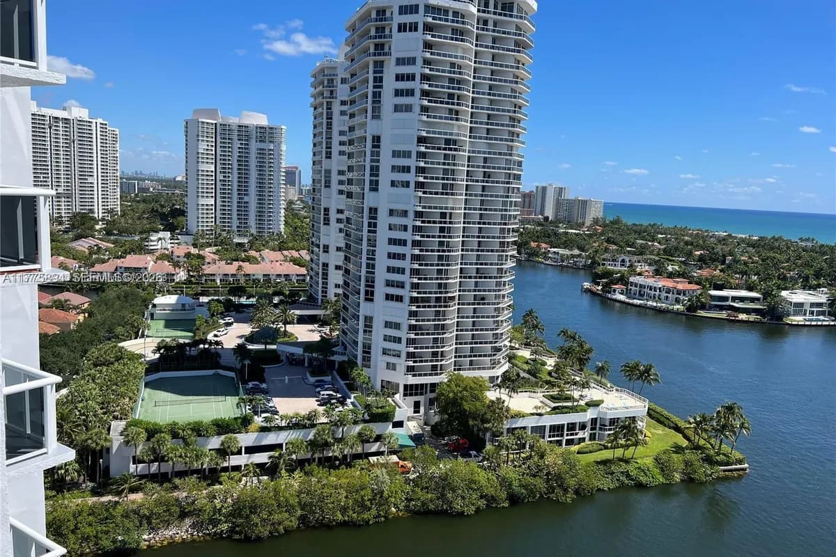 20505 E Country Club Dr # 2034, Aventura FL 33180