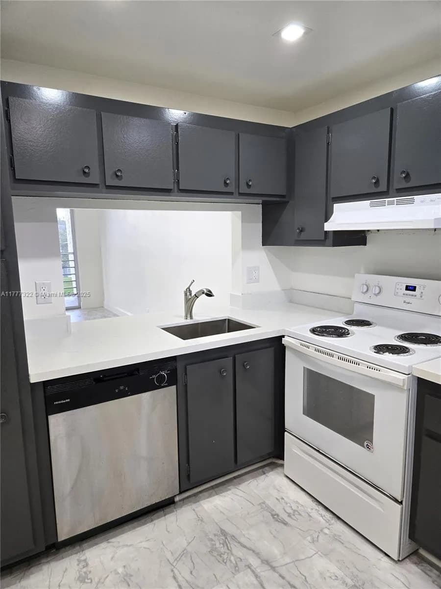 9311 Orange Grove Dr # 406, Davie FL 33324