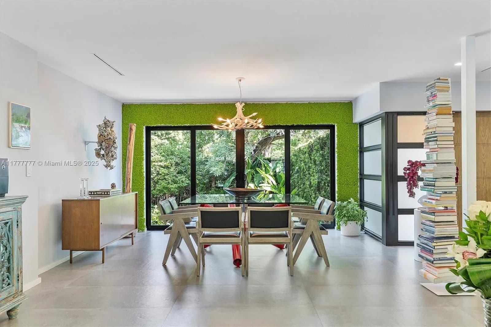 2330 Magnolia Dr, North Miami FL 33181