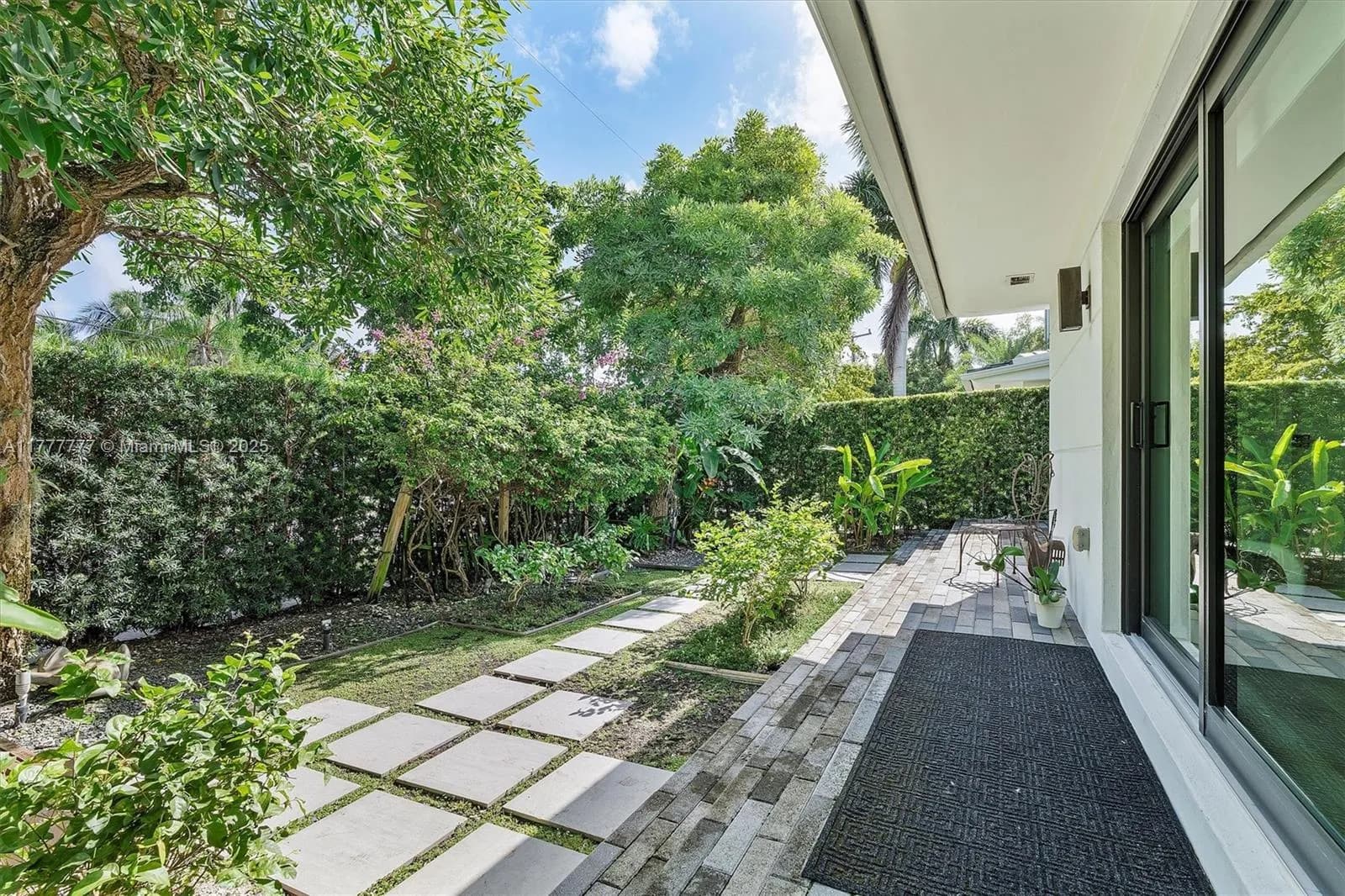 2330 Magnolia Dr, North Miami FL 33181