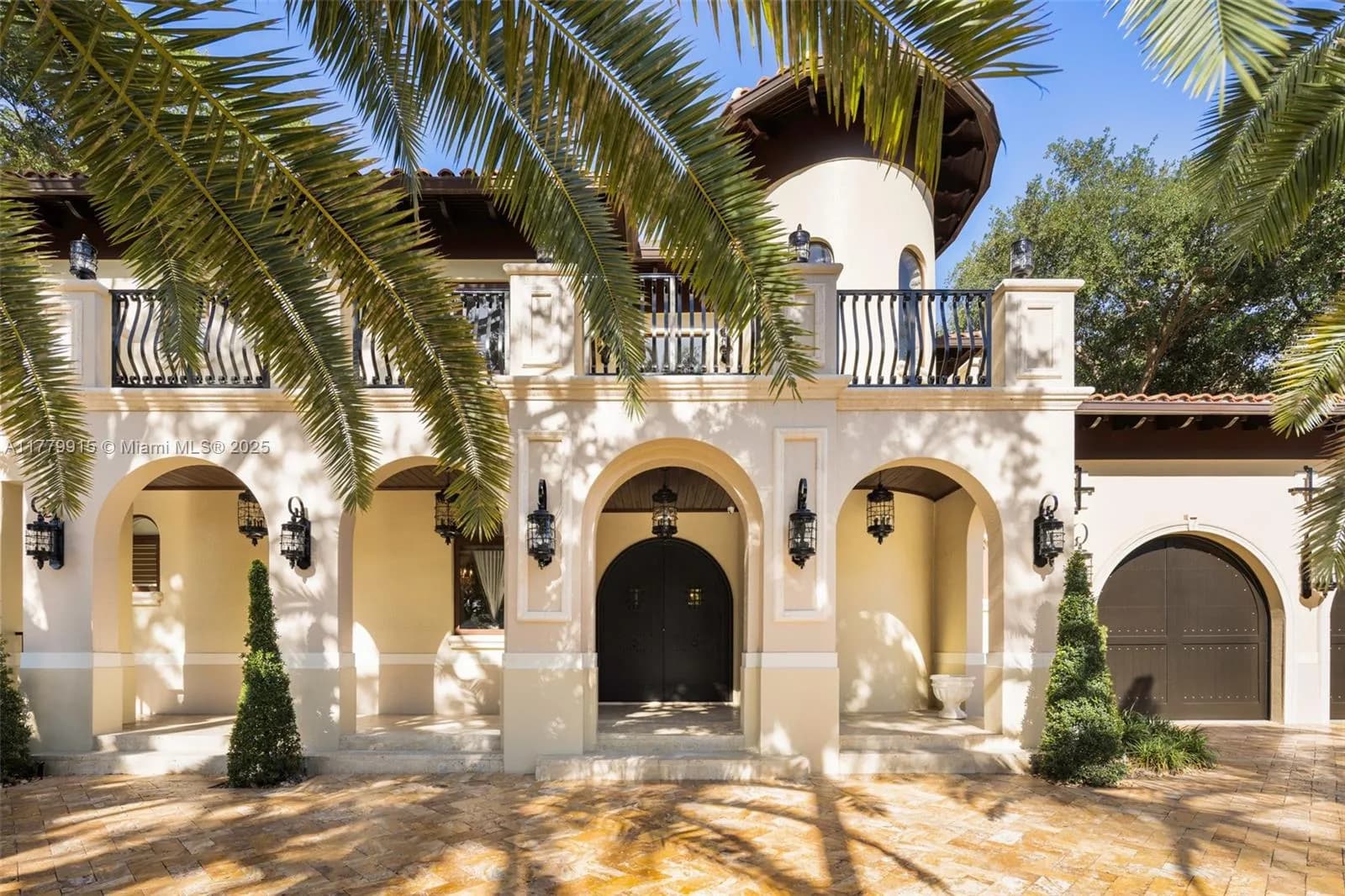 6016 Leonardo St, Coral Gables FL 33146