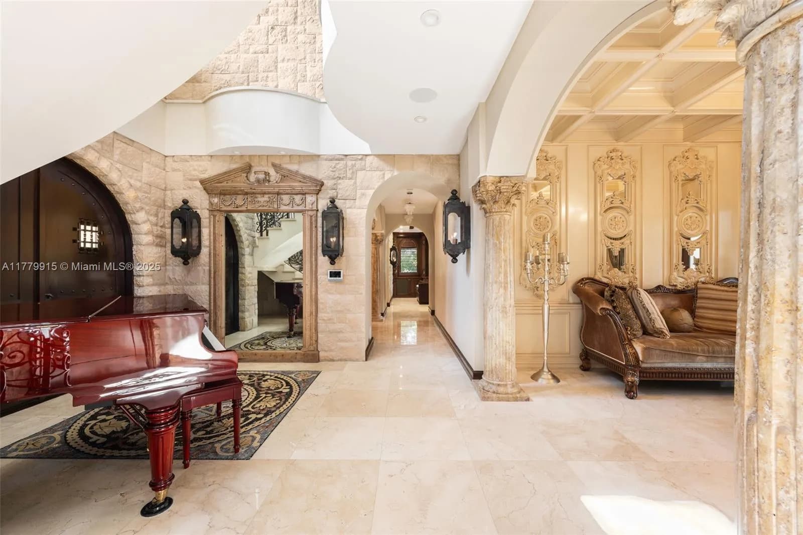 6016 Leonardo St, Coral Gables FL 33146