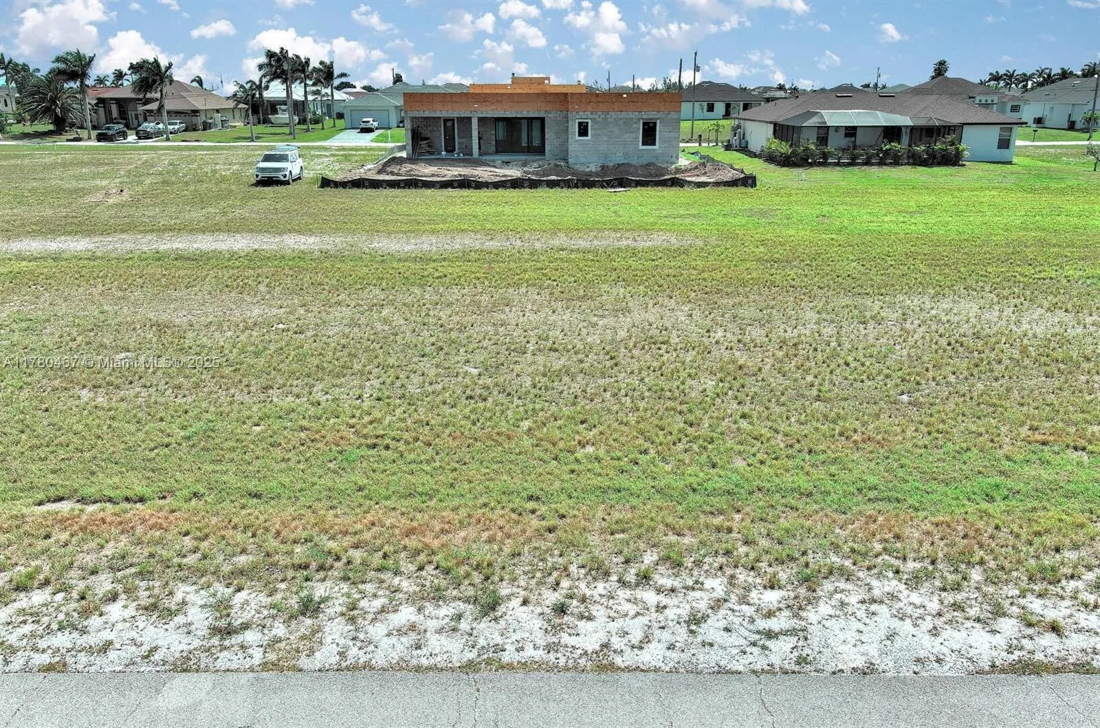 1037 NW 37TH PL, Cape Coral FL 33993