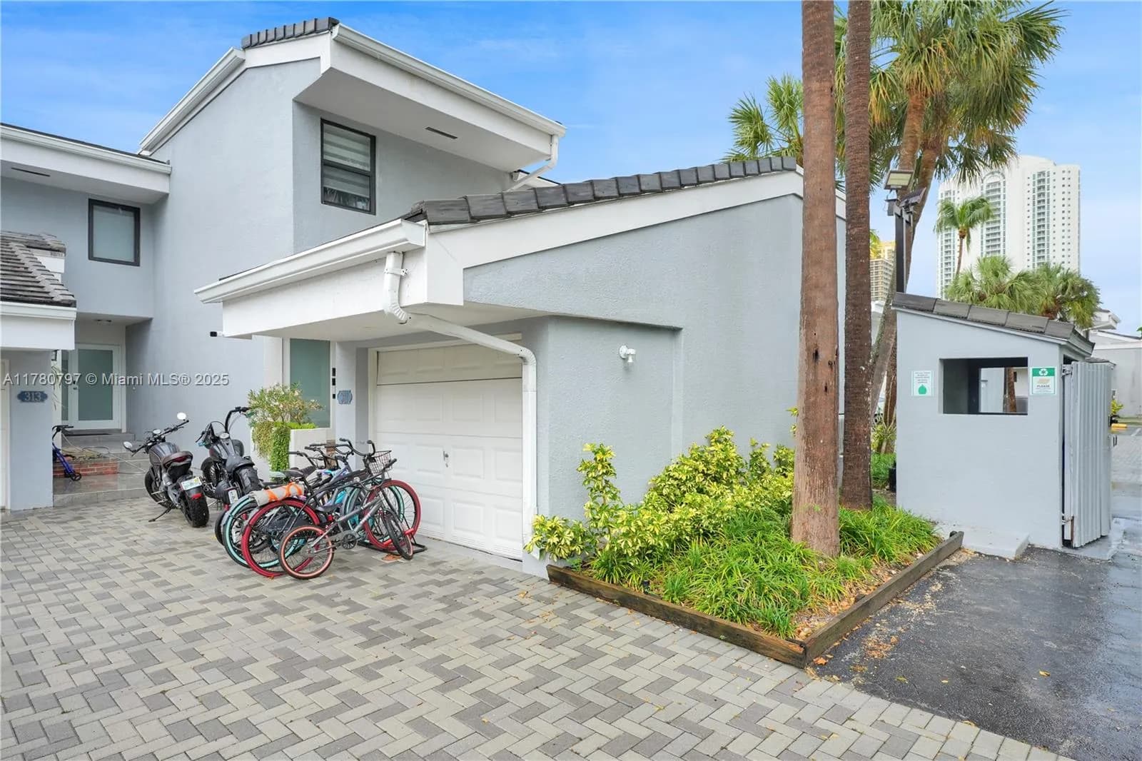 311 Poinciana Dr # 801, Sunny Isles Beach FL 33160