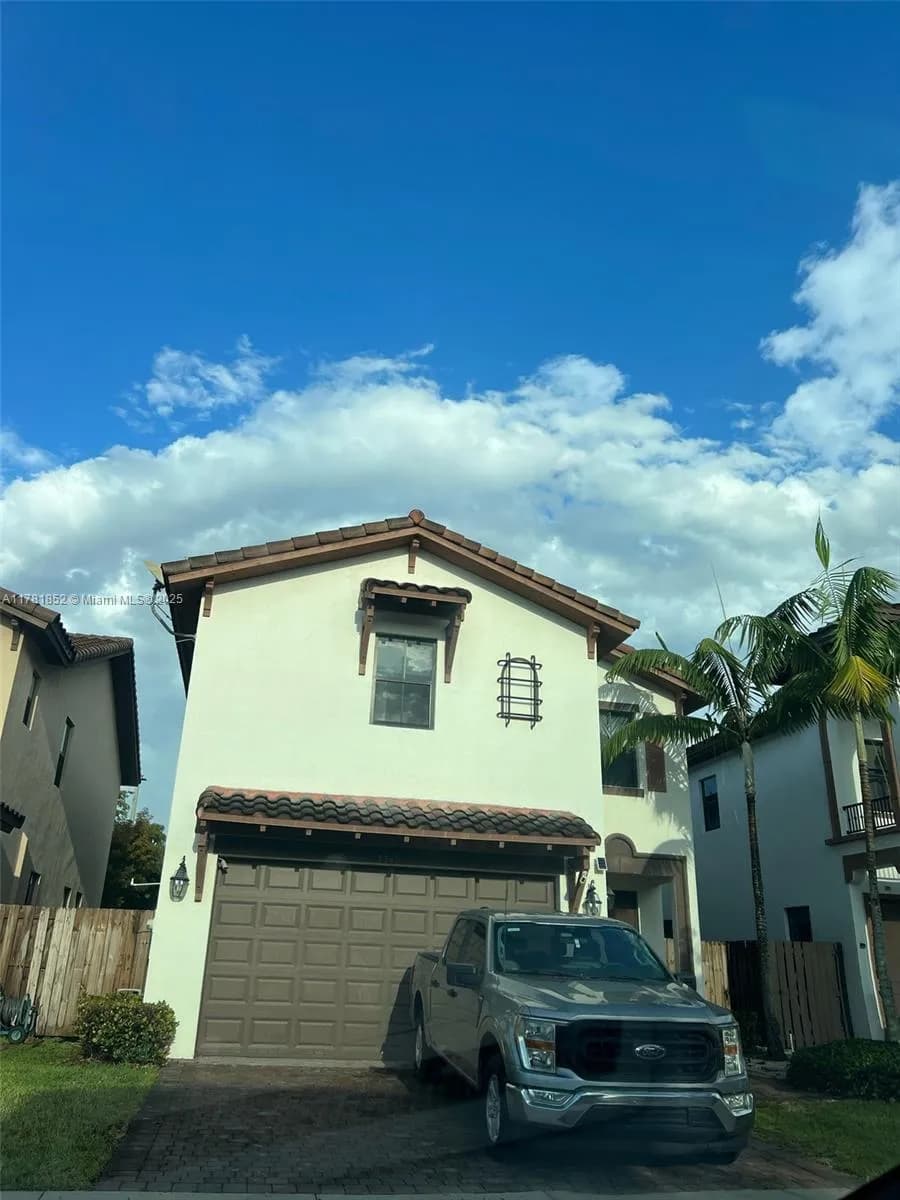 8749 NW 102 CT, Doral FL 33178