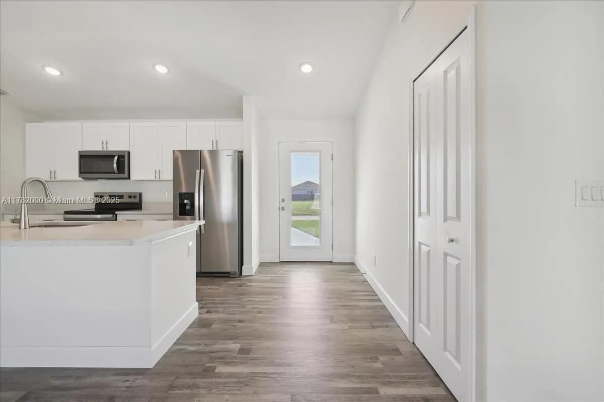 415 NW 11th ST, Cape Coral FL 33993