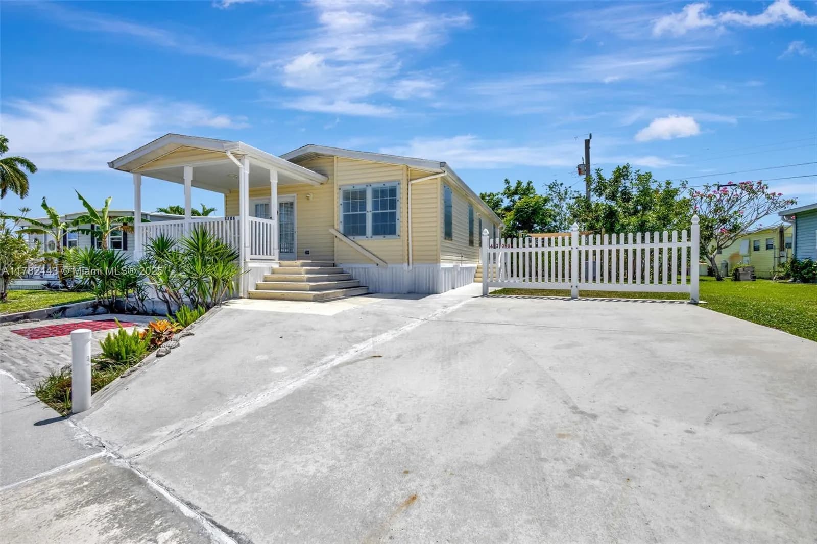 4206 Mocking Bird Dr, Boynton Beach FL 33436