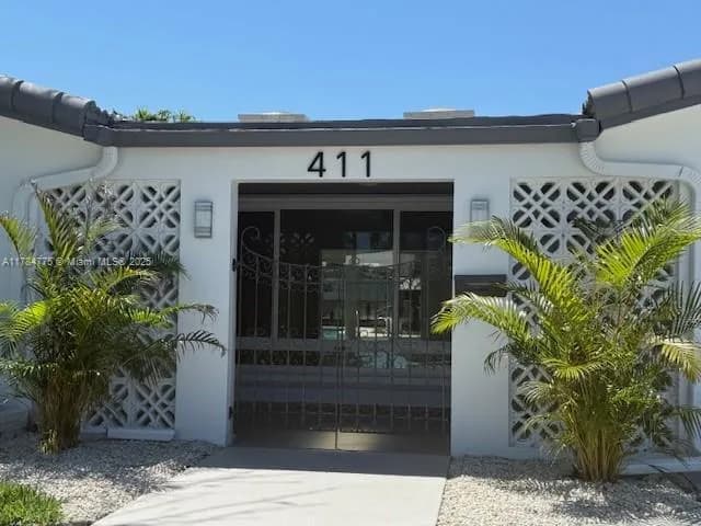 411 SE 6th Ave, Pompano Beach FL 33060