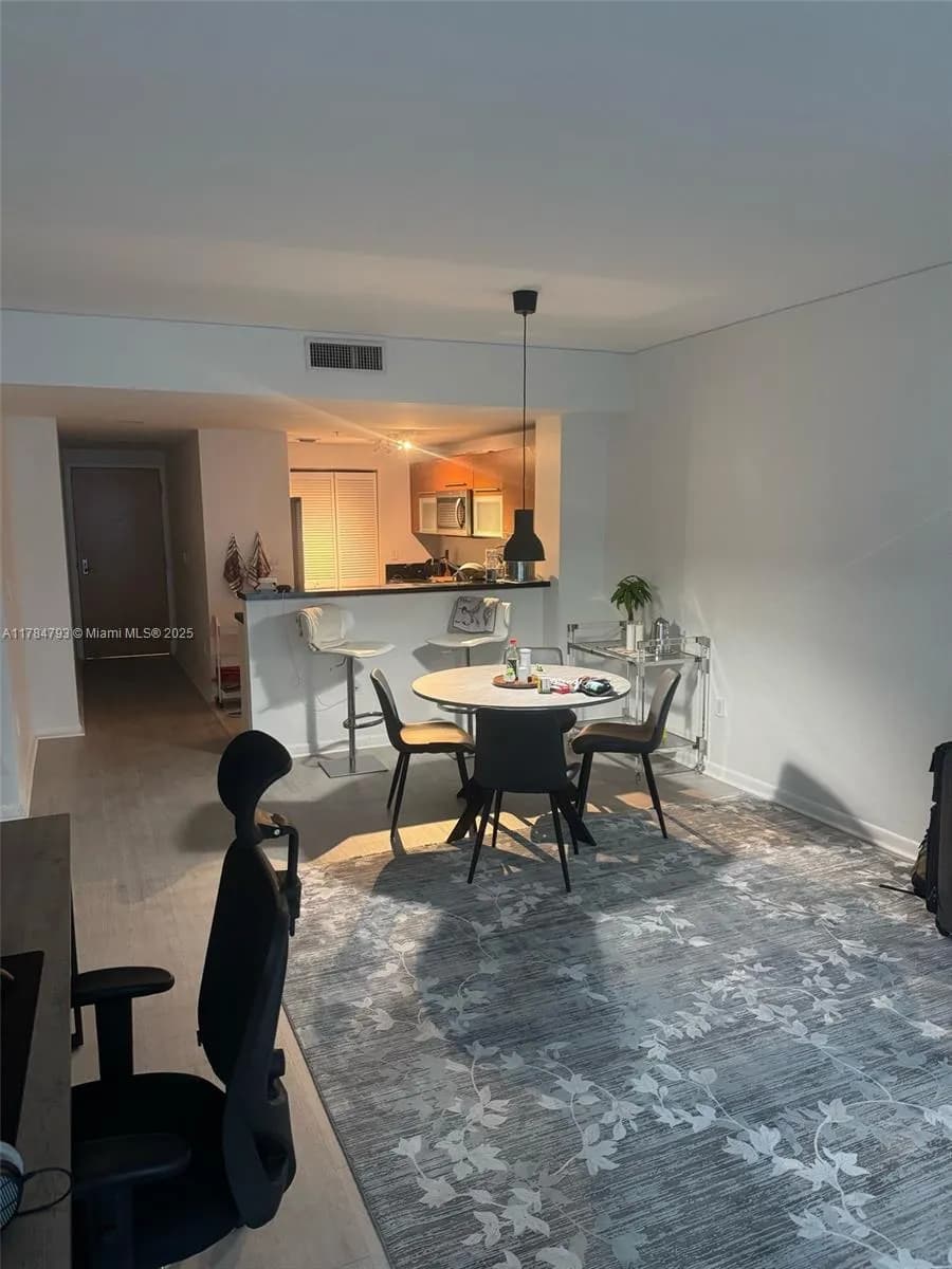 253 NE 2nd St # 1406, Miami FL 33132