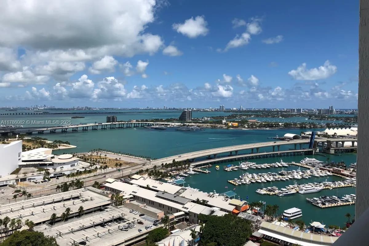 244 Biscayne Blvd # 3004, Miami FL 33132