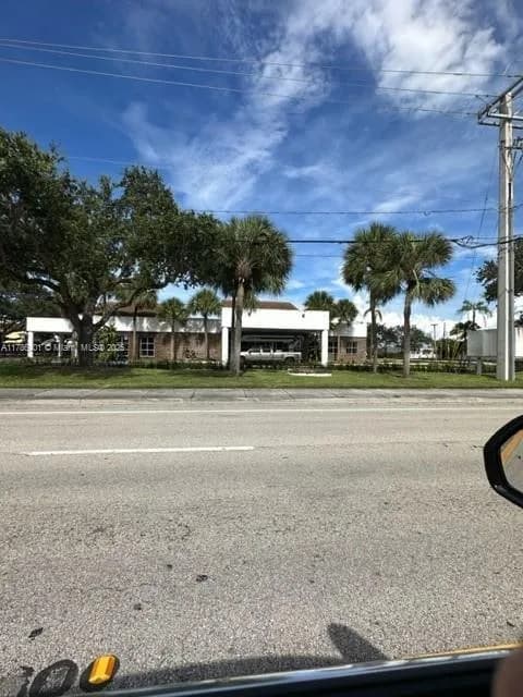 4650 N Dixie Hwy, Oakland Park FL 33334