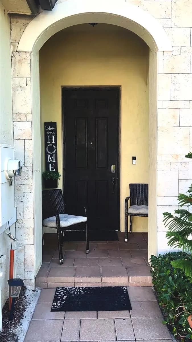 10315 W 32nd Ln, Hialeah FL 33018