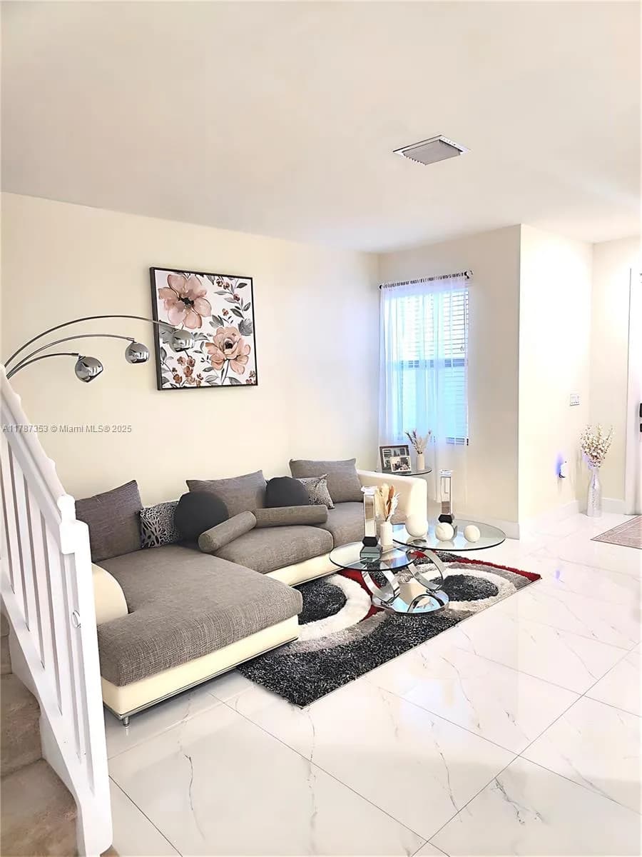 10315 W 32nd Ln, Hialeah FL 33018