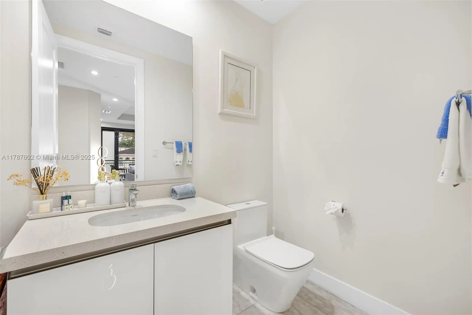 718 Valencia Ave # 206, Coral Gables FL 33134