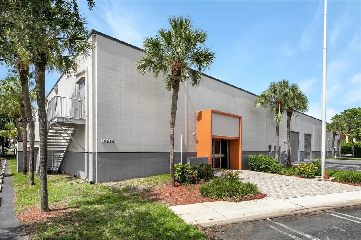 14501 NW 60th Ave, Miami Lakes FL 33014