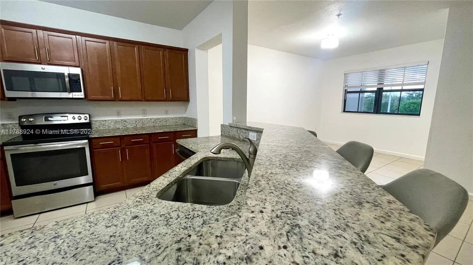 10620 NW 88th St # 205, Doral FL 33178