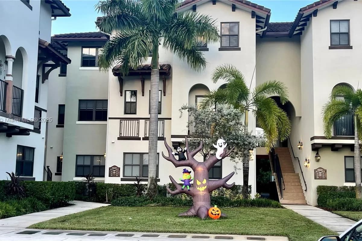 10620 NW 88th St # 205, Doral FL 33178