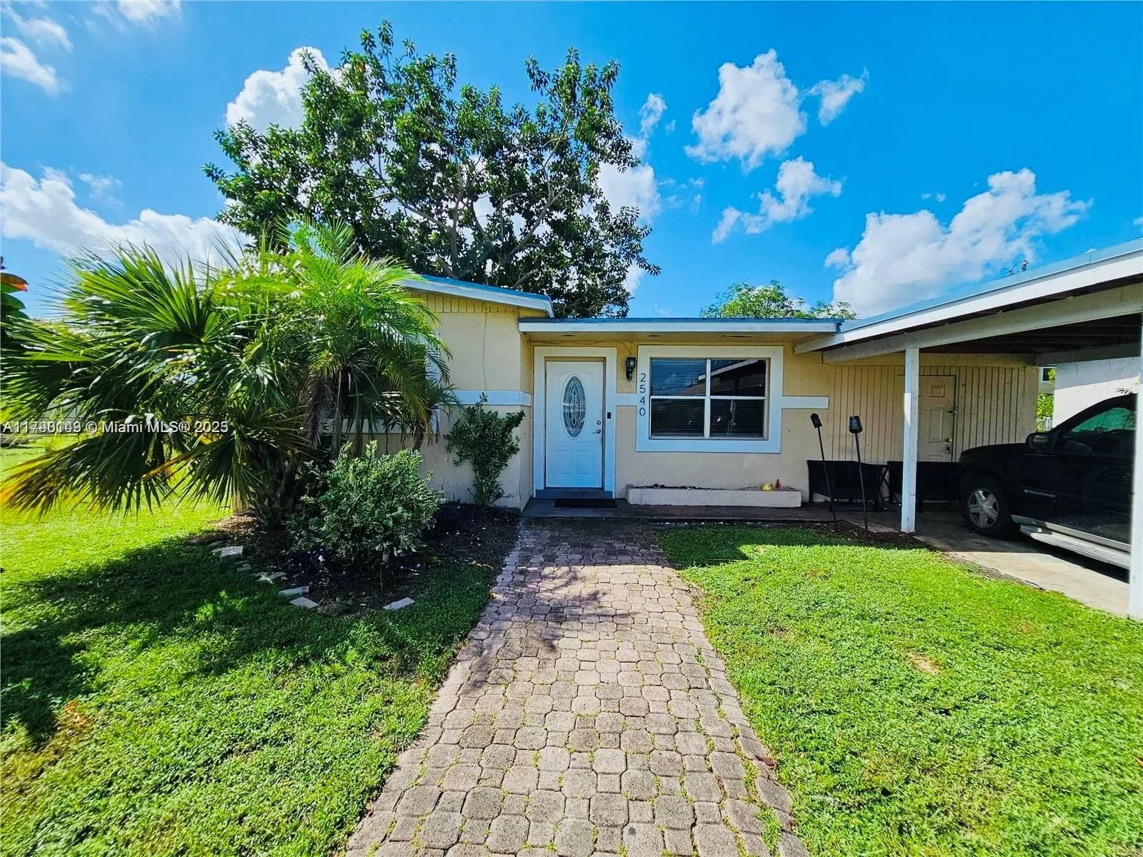 2540 NW 15th St, Fort Lauderdale FL 33311