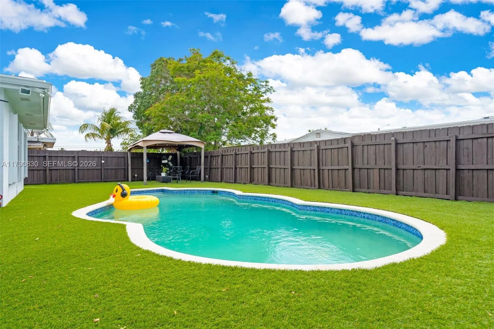 181 SW 76th Ter, Margate FL 33068