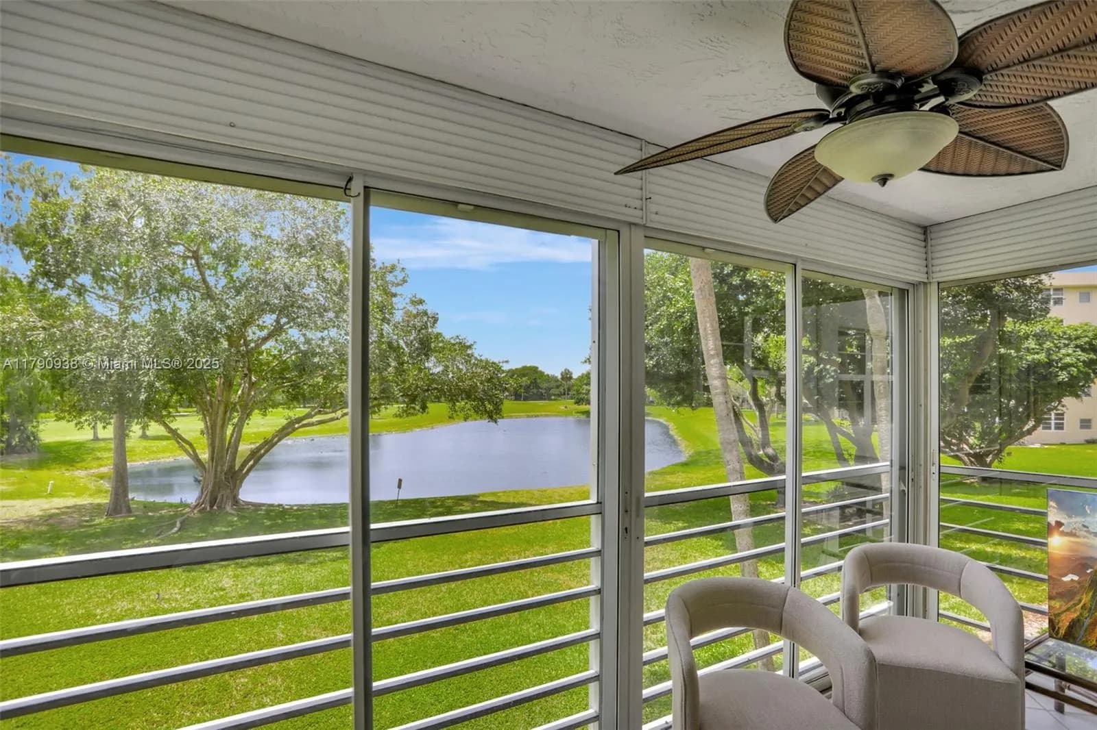 4020 W Palm Aire Dr # 204, Pompano Beach FL 33069