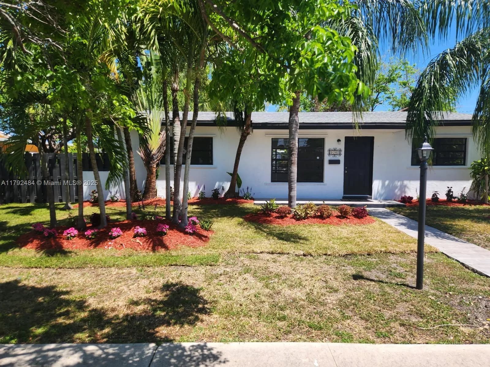 9340 Martinique Dr, Cutler Bay FL 33189