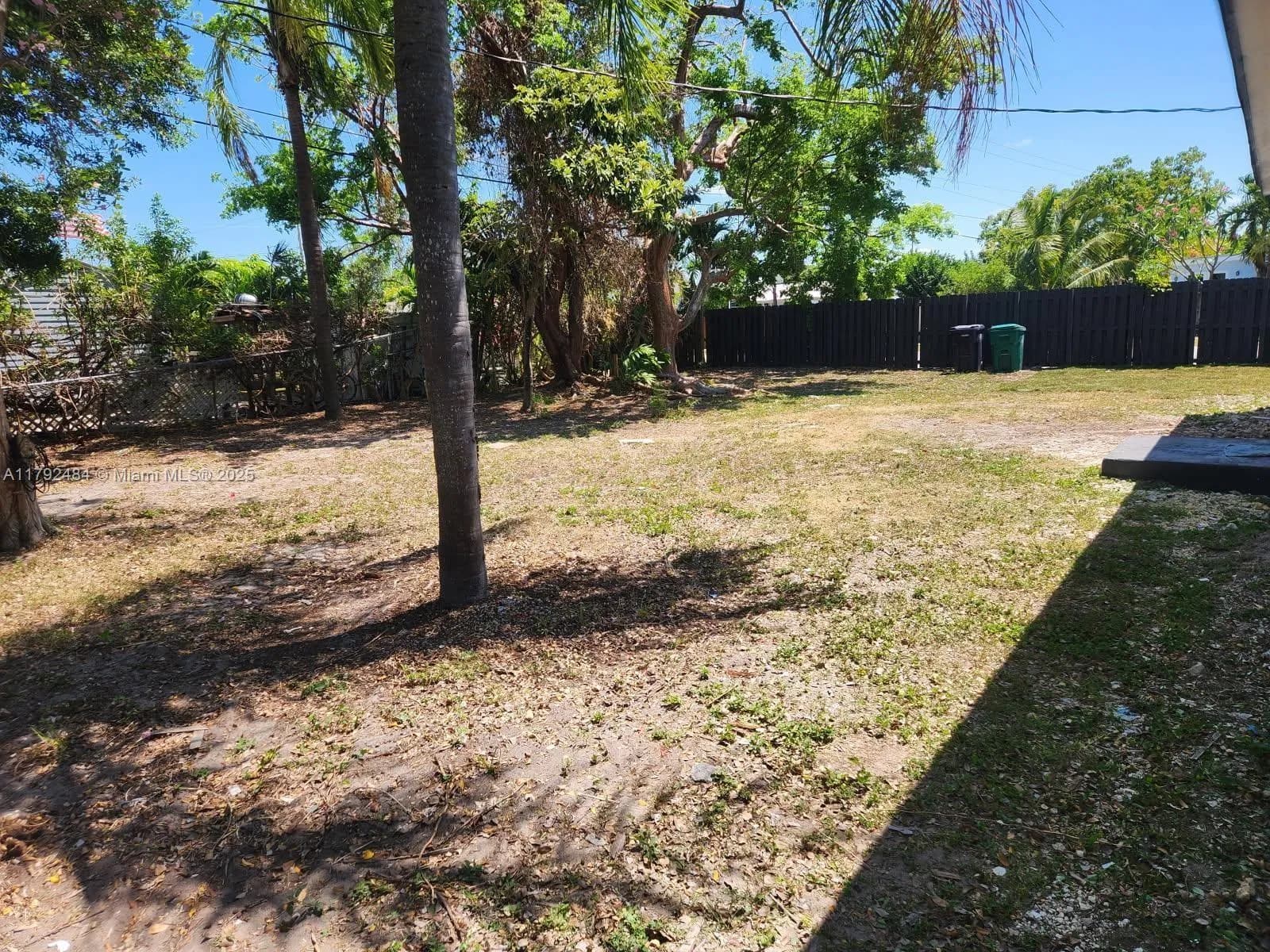 9340 Martinique Dr, Cutler Bay FL 33189