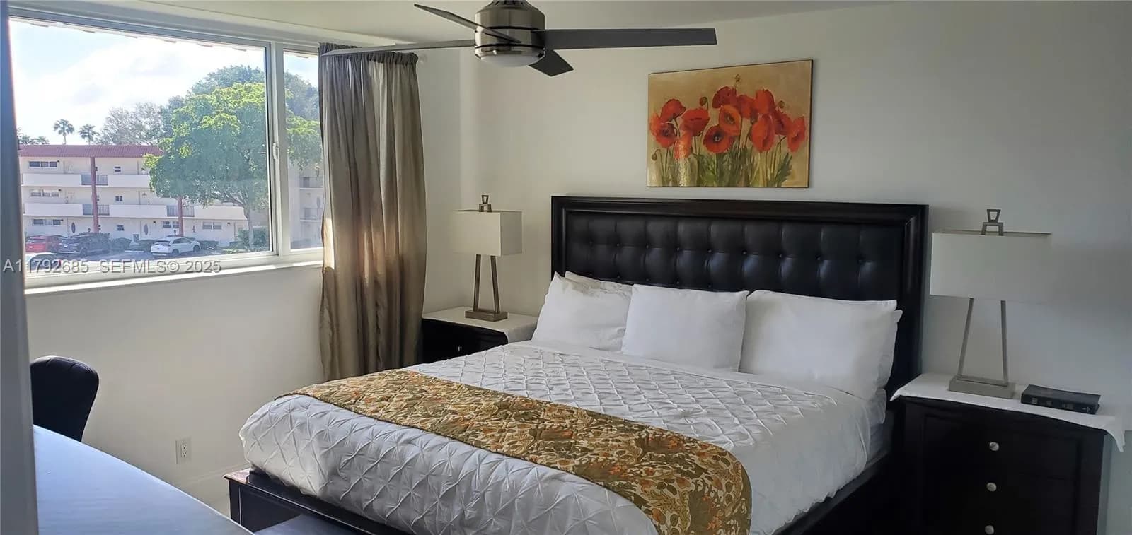 9720 S Hollybrook Lake Dr, Pembroke Pines FL 33025