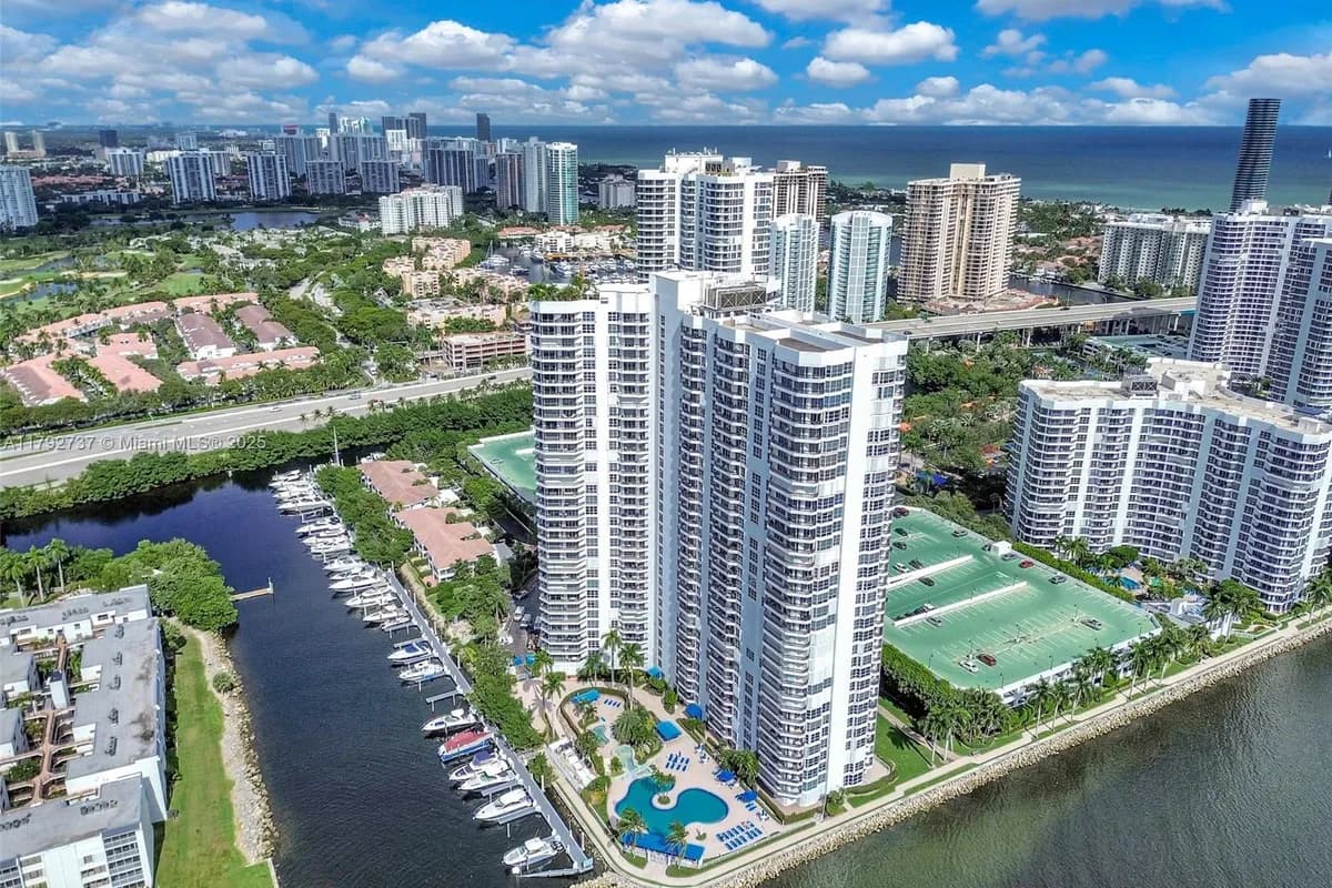 3530 Mystic Pointe Dr # 2106, Aventura FL 33180