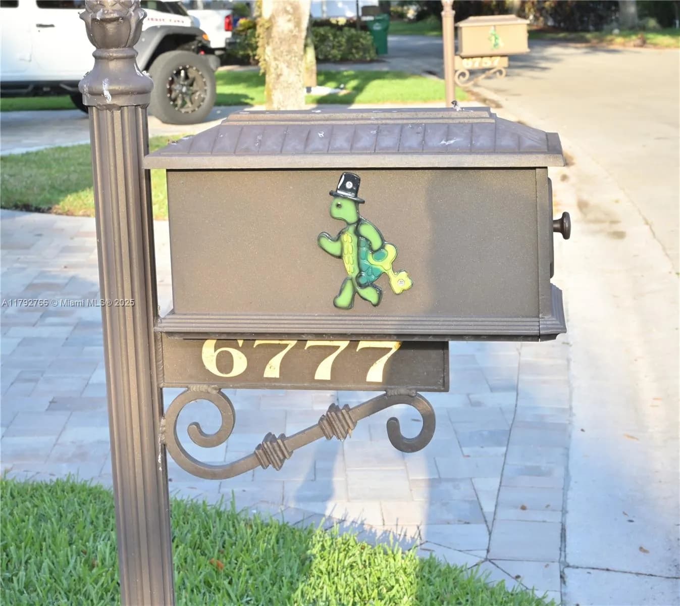 6777 NW 44th Ct, Coral Springs FL 33067