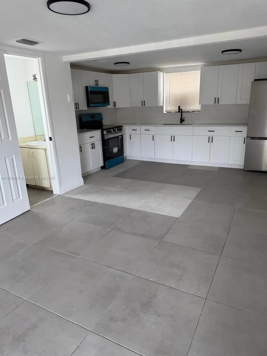 2291 W 53rd Pl # 2291, Hialeah FL 33016