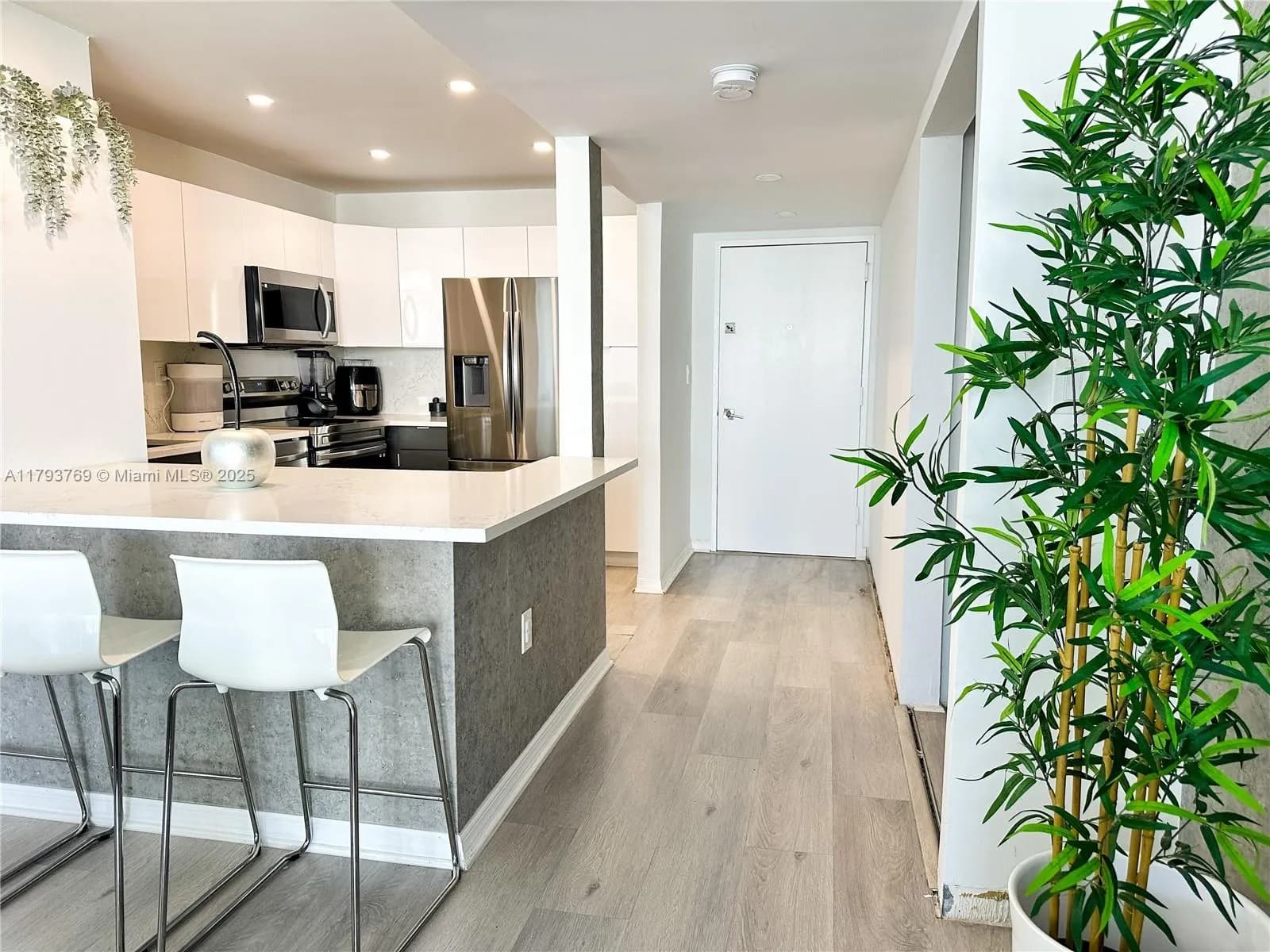 3731 N Country Club Dr # 2228, Aventura FL 33180