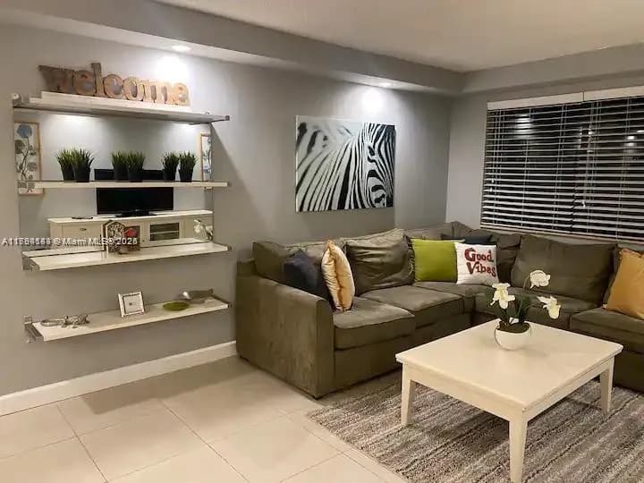 301 Golden Isles Dr # 109, Hallandale Beach FL 33009