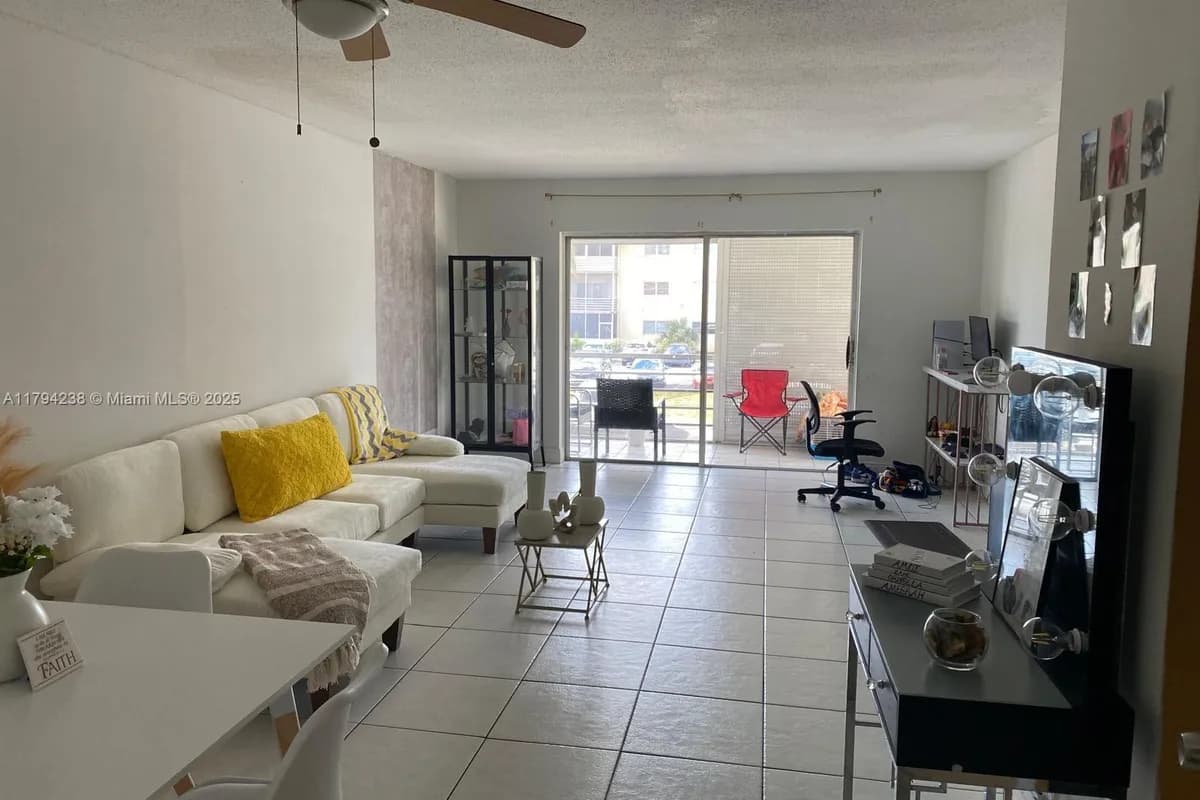 4045 NW 16TH ST # 203, Lauderhill FL 33313