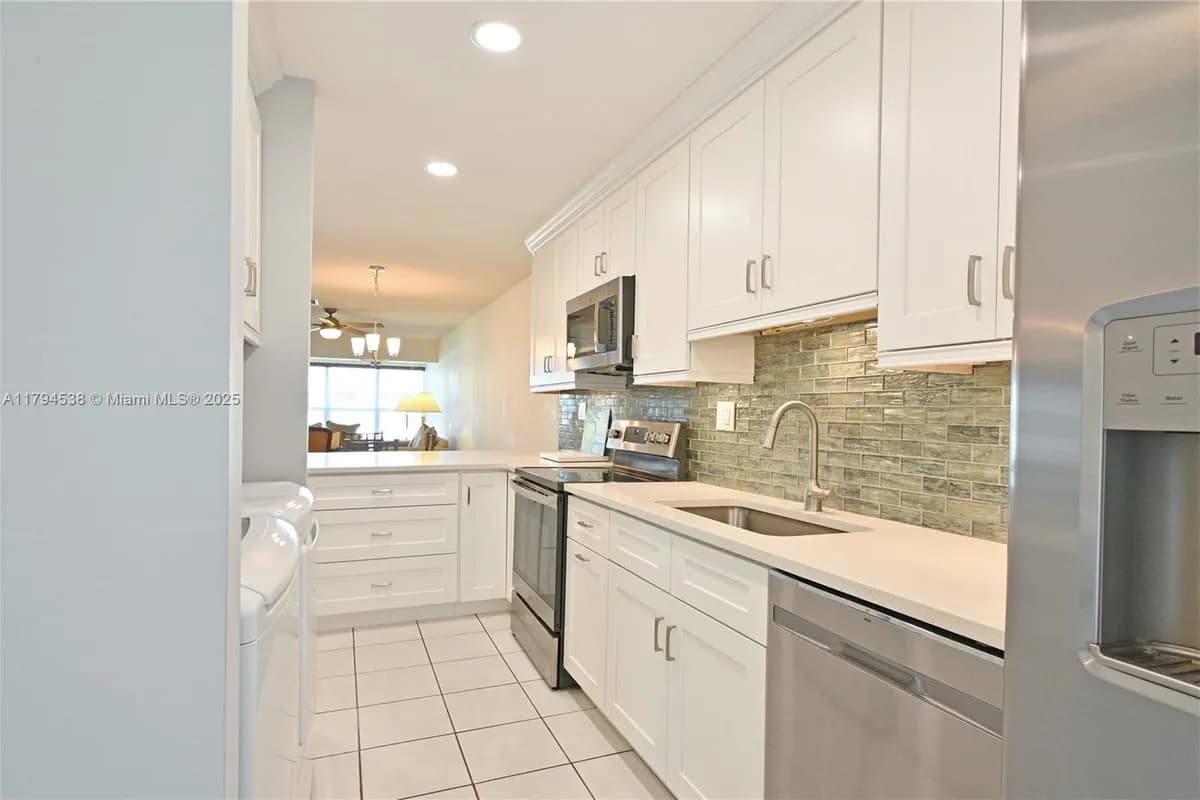 1720 NW 19th Ter # 203, Delray Beach FL 33445