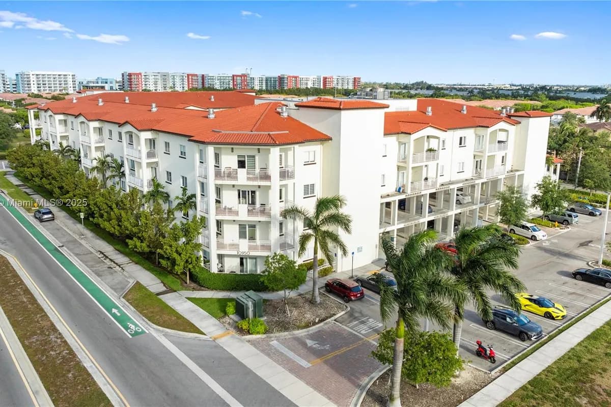 10950 NW 82nd St # 415, Doral FL 33178