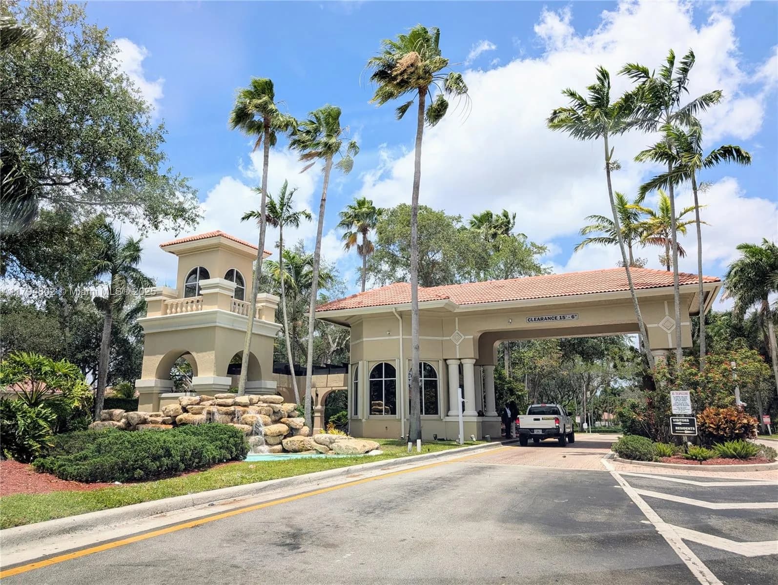 7683 NW 19th St, Pembroke Pines FL 33024