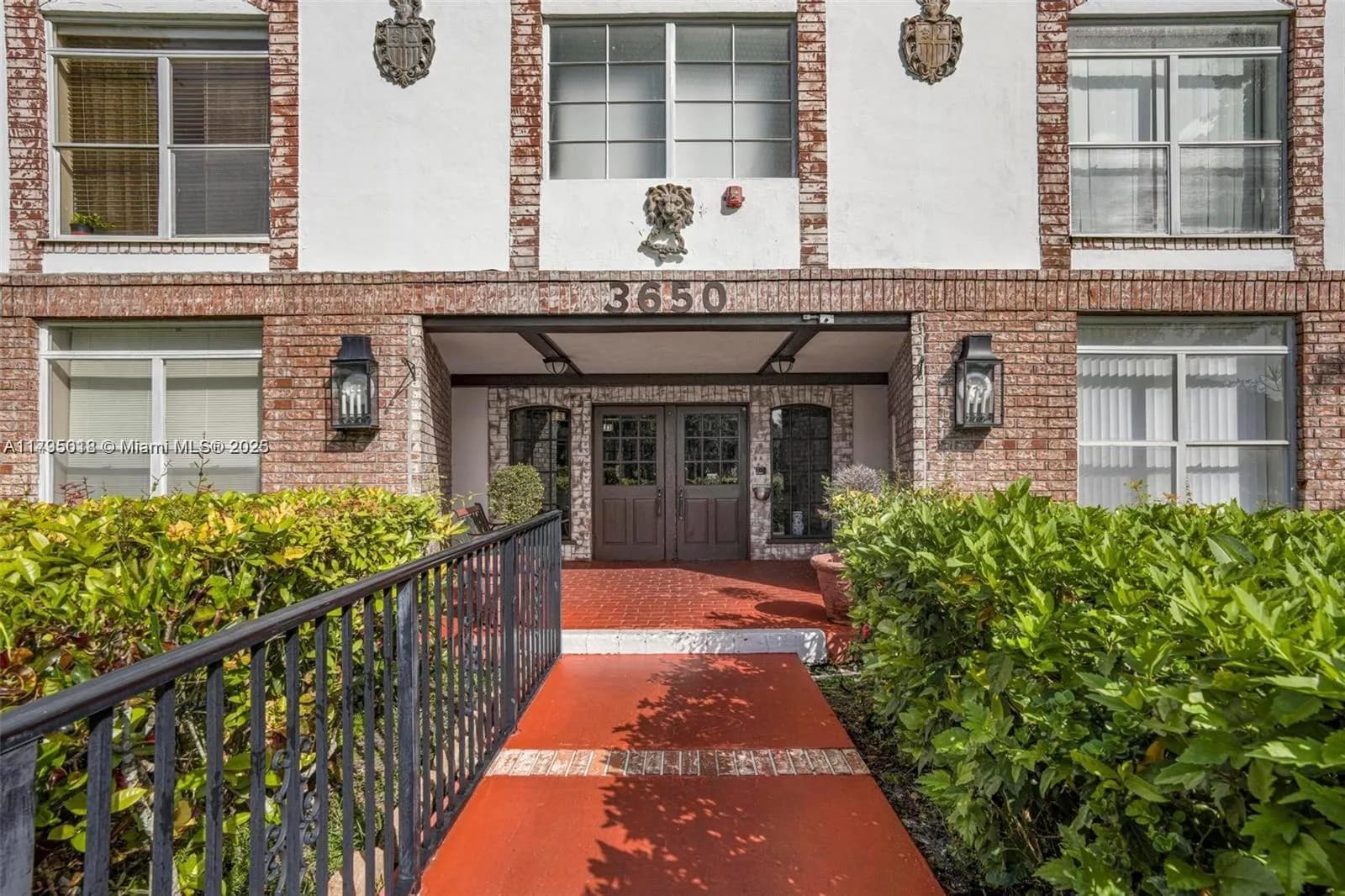 3650 Inverrary Dr # 3P, Lauderhill FL 33319