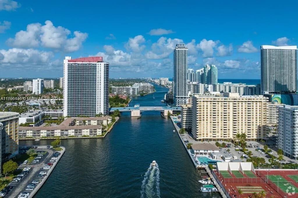 301 NE 14th Ave # 207, Hallandale Beach FL 33009