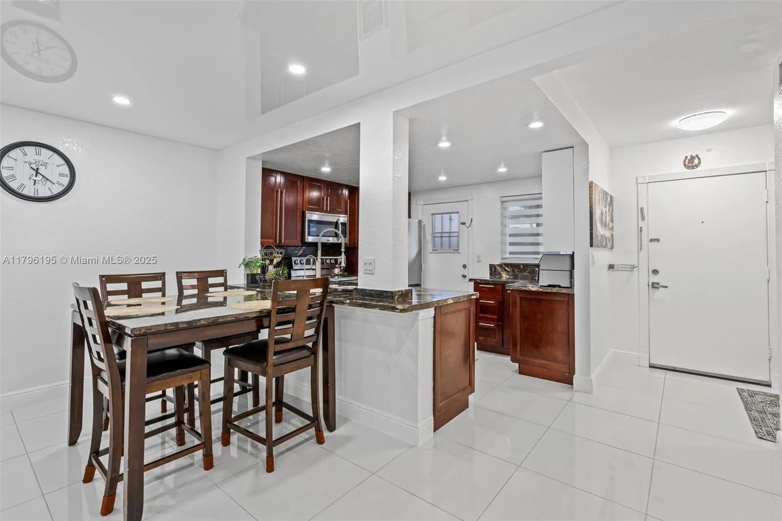 301 NE 14th Ave # 207, Hallandale Beach FL 33009