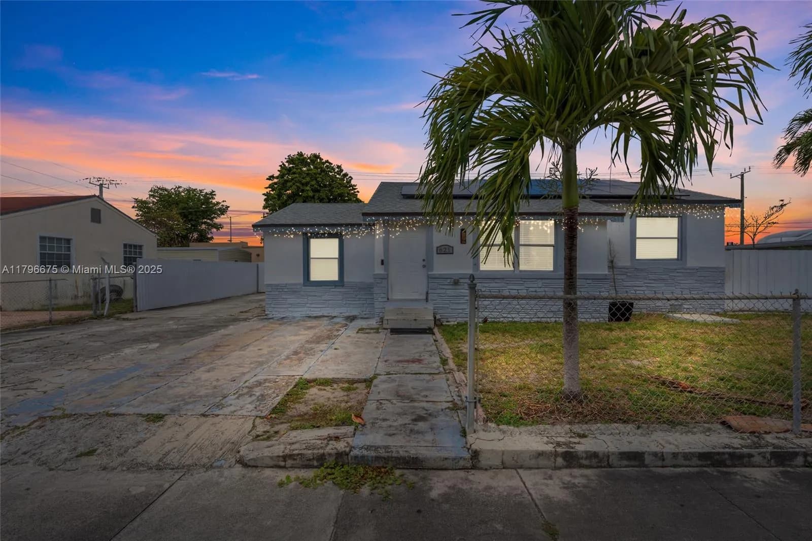 621 E 8th St, Hialeah FL 33010