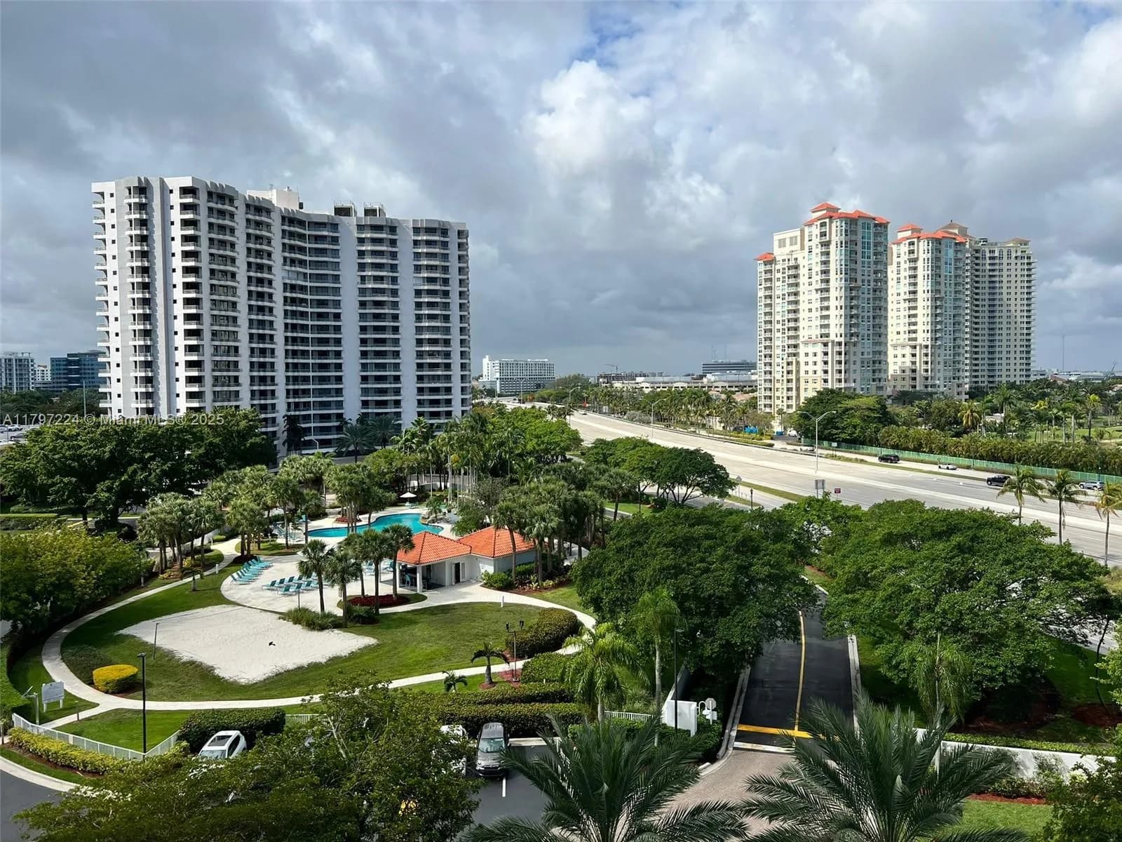 3300 NE 192nd St # 803, Aventura FL 33180