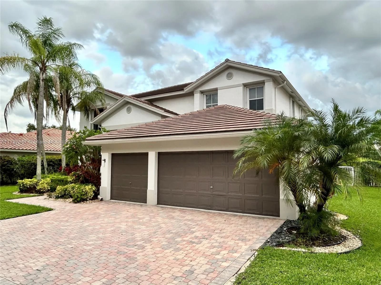3968 Nighthawk Dr, Weston FL 33331