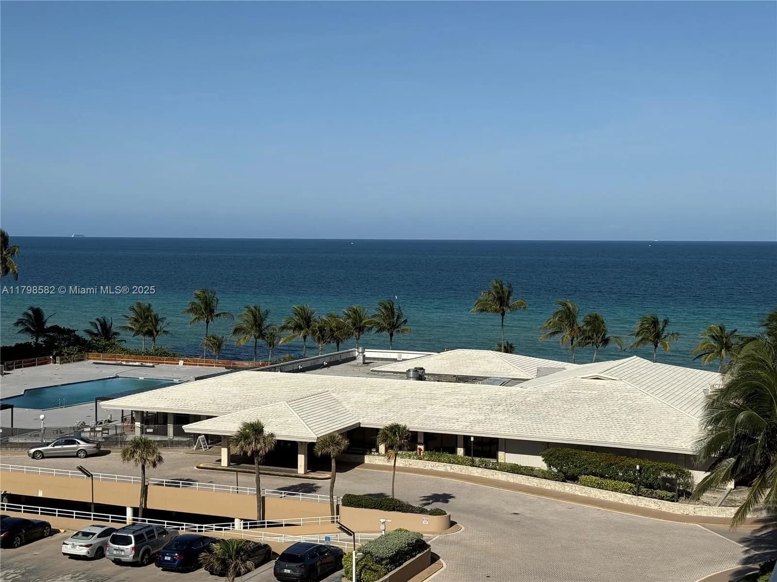 1 bedroom 1 bath for sale at 1980 S Ocean Dr # 6K, Hallandale Beach FL 33009