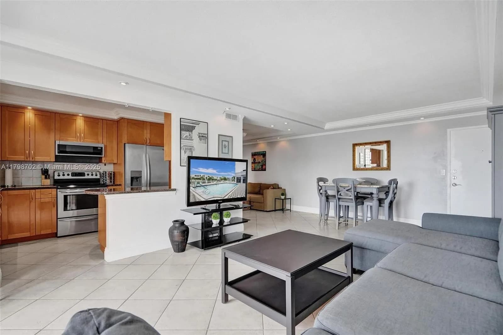 137 Golden Isles Dr # 1105, Hallandale Beach FL 33009