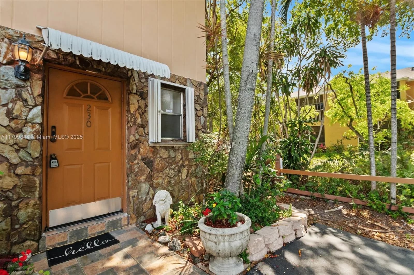 450 SE 7th St # 230, Dania Beach FL 33004