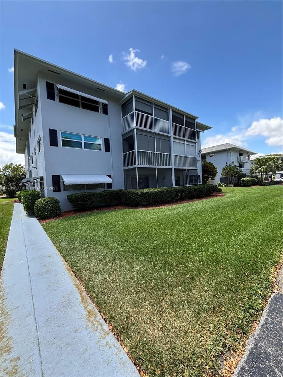 940 Hillcrest Ct # 112, Hollywood FL 33021