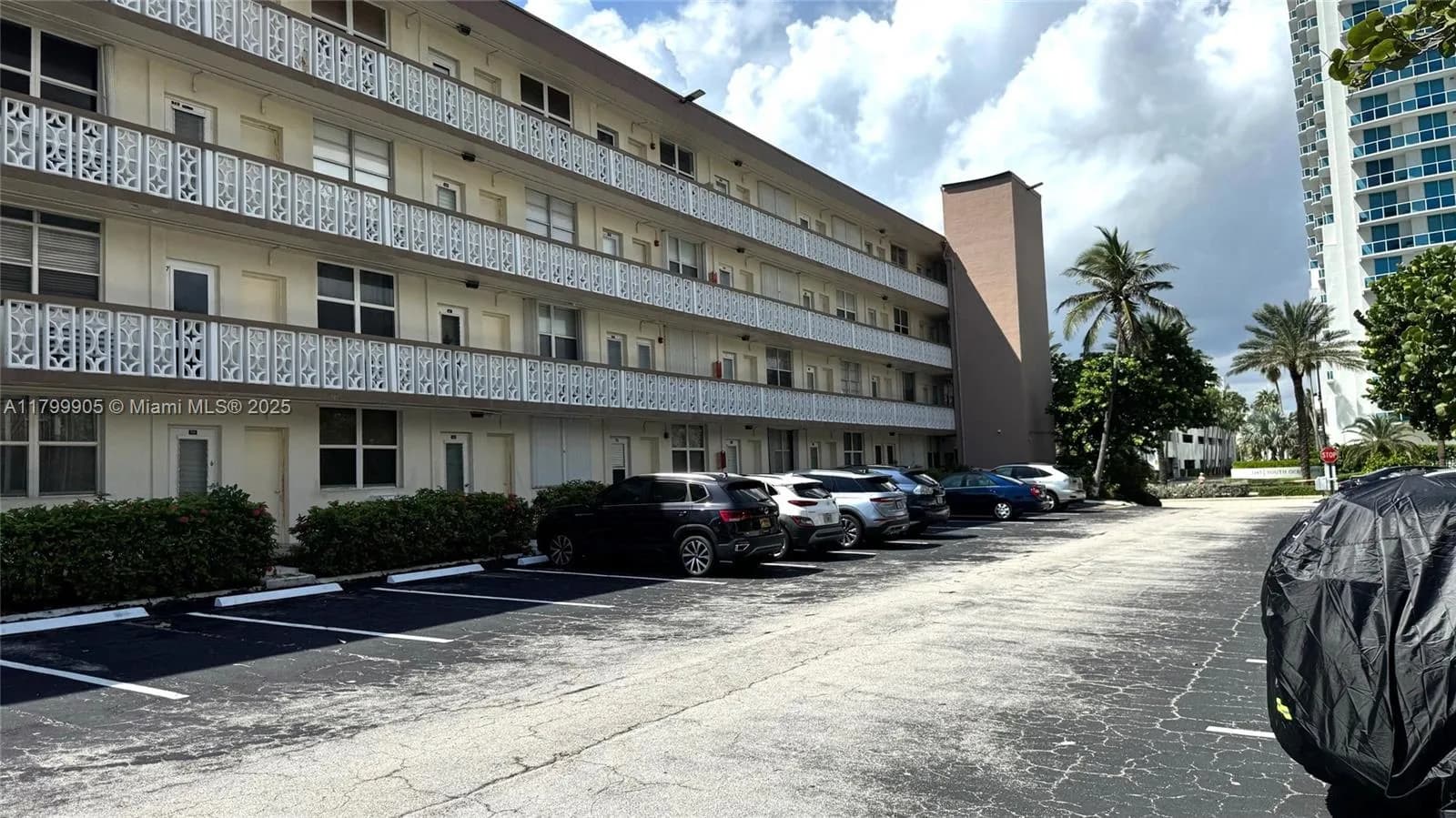 1936 S Ocean Dr # 8D, Hallandale Beach FL 33009